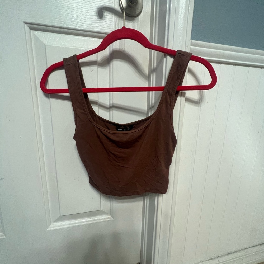 crop tank top